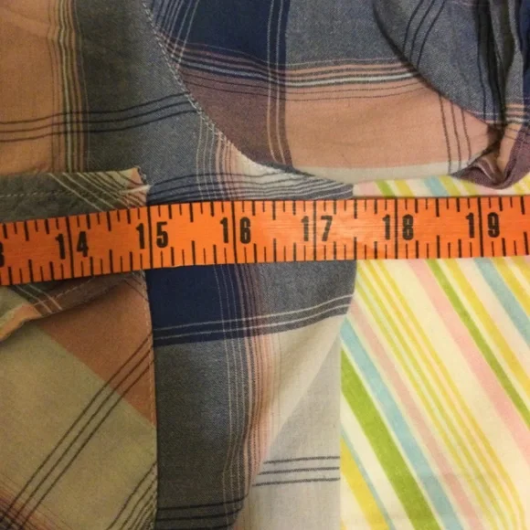 Women’s Plaid pink, white, blue short Sleeve  collared button up Top by Hurley - Picture 6 of 10